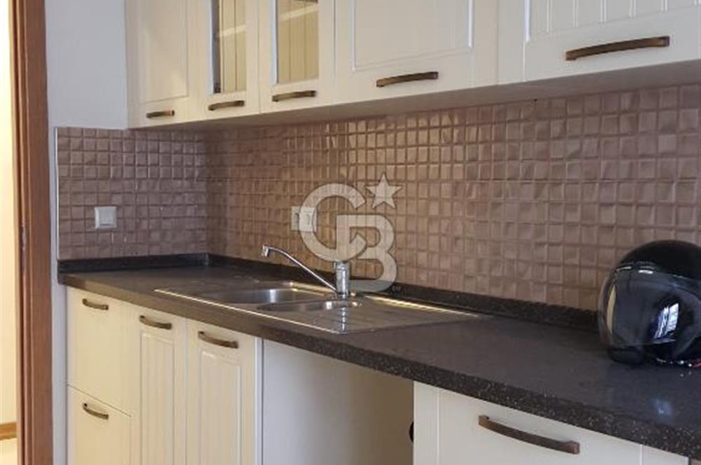 FİNANS MERKEZİ / ŞERİFALİ / ELALMIŞ-GÜVENLİK/K.OTOPARK/BAHÇE -8 YAŞINDA SİTE İÇİ -3+1/143m²