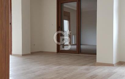 FİNANS MERKEZİ / ŞERİFALİ / ELALMIŞ-GÜVENLİK/K.OTOPARK/BAHÇE -8 YAŞINDA SİTE İÇİ -3+1/143m²