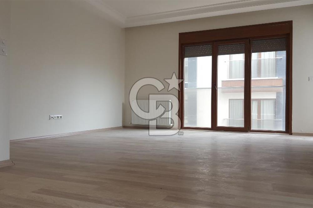 FİNANS MERKEZİ / ŞERİFALİ / ELALMIŞ-GÜVENLİK/K.OTOPARK/BAHÇE -8 YAŞINDA SİTE İÇİ -3+1/143m²