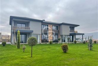 COLDWELL BANKER'den PANORAMİK MANZARALI SATILIK PREMIUM VİLLA