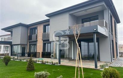 COLDWELL BANKER'den PANORAMİK MANZARALI SATILIK PREMIUM VİLLA