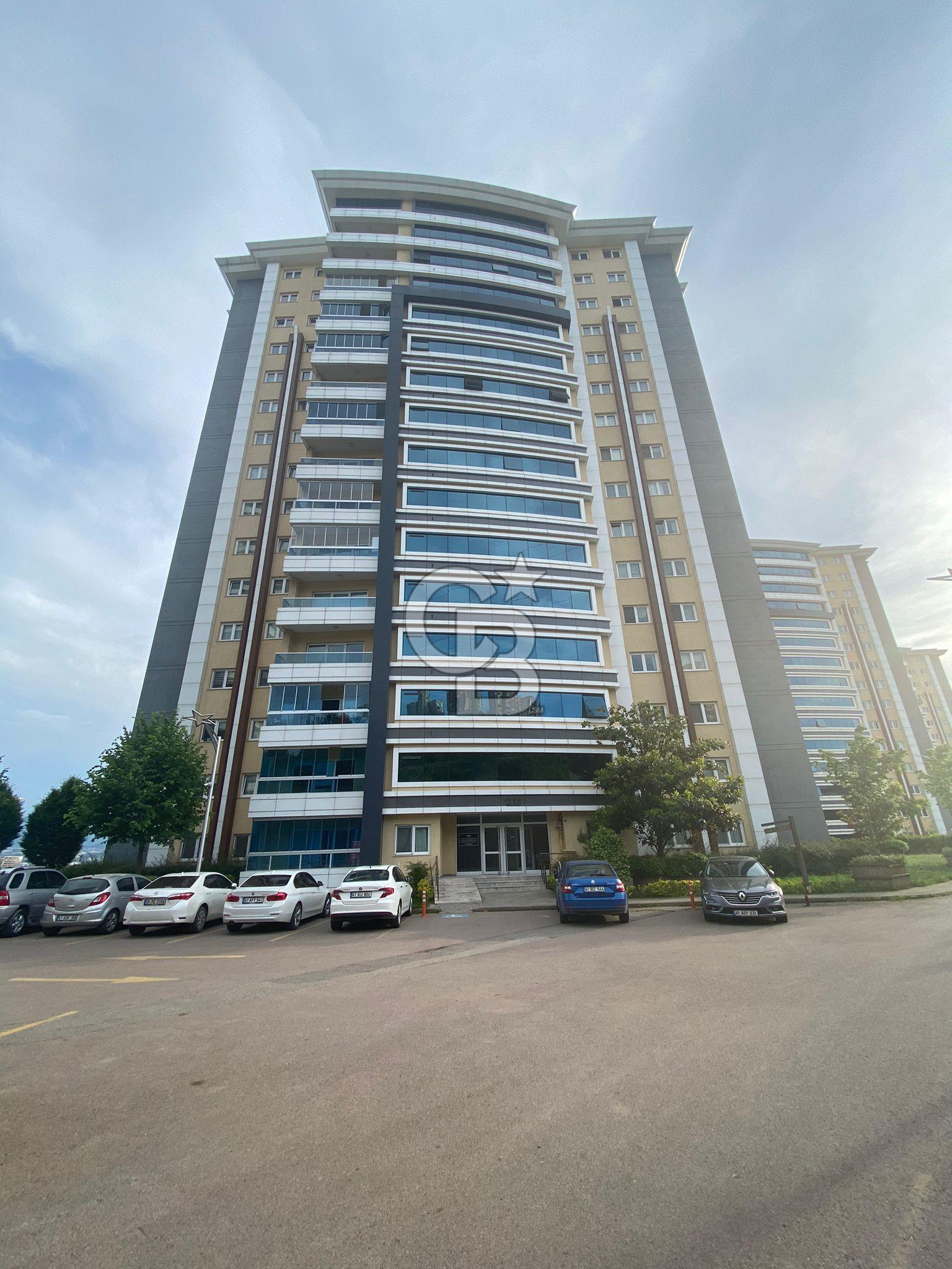 YILDIZ KONUTLARINDA SATILIK 4+1 DENİZ MANZARALI DAİRE (FOR SALE)