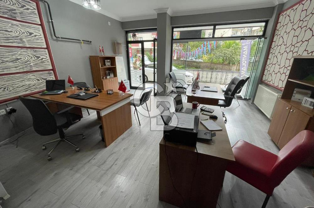 YEŞİLTEPE'DE CADDE ÜZERİ SATILIK DÜKKAN