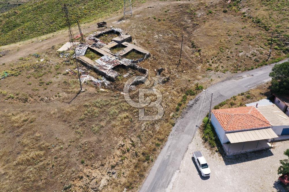 Karaburun Sarpıncık Köyünde Deniz ve Doğa Manzaralı Tarla