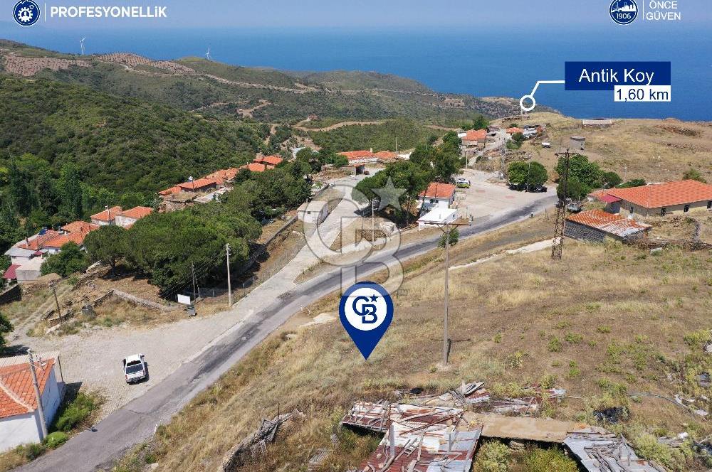 Karaburun Sarpıncık Köyünde Deniz ve Doğa Manzaralı Tarla