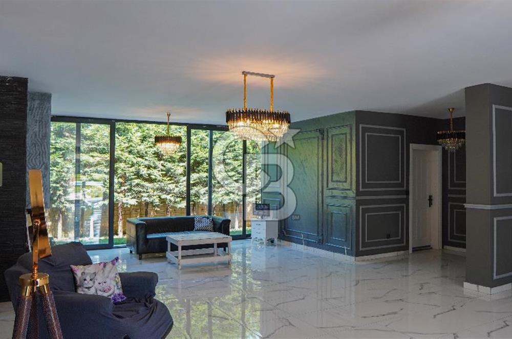 Üvezlide 3300m2 Arsa İçinde Yüzme Havuzlu Muhteşem Satılık Villa