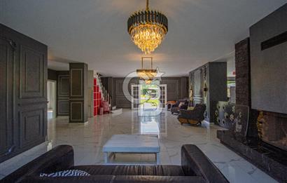 Üvezlide 3300m2 Arsa İçinde Yüzme Havuzlu Muhteşem Satılık Villa