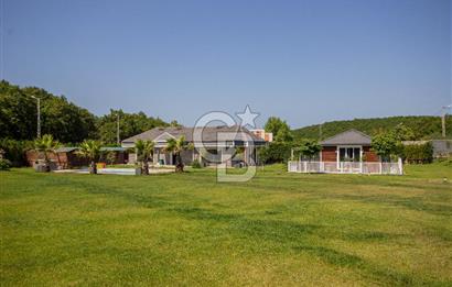 Üvezlide 3300m2 Arsa İçinde Yüzme Havuzlu Muhteşem Satılık Villa