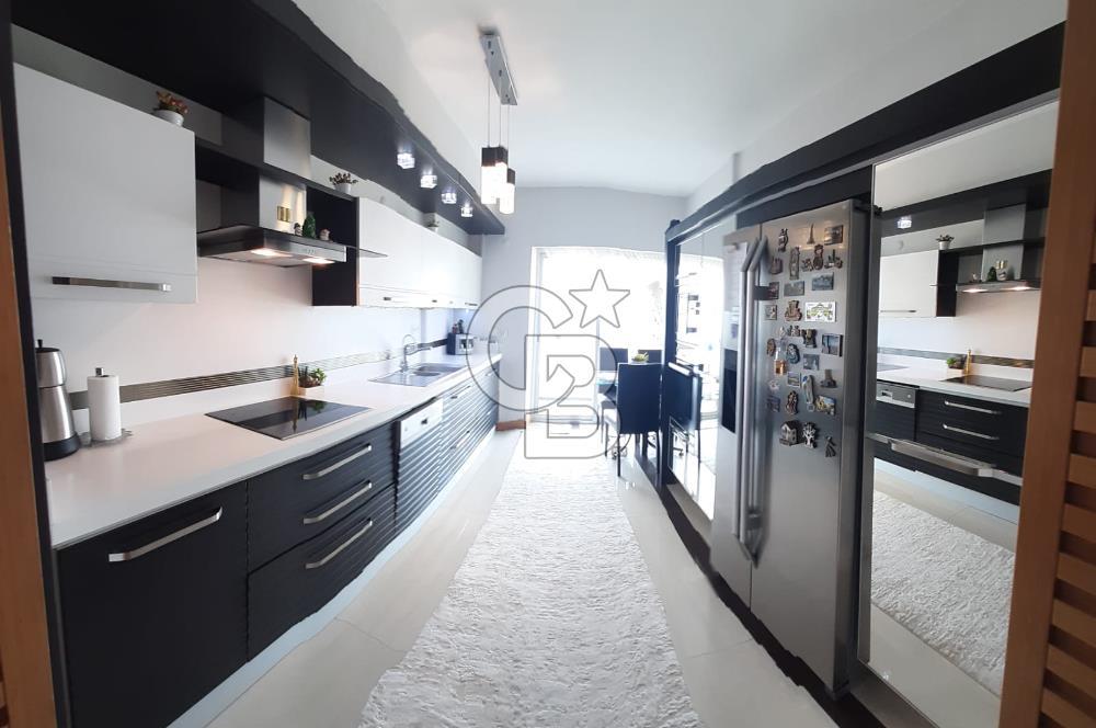 NARLIDERE MAVİSU EVLERİ'NDE SATILIK PANORAMİK DENİZ MANZARALI  3+1 DELUX DAİRE