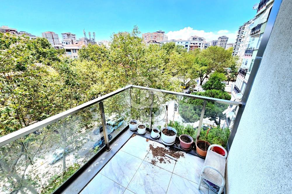 KOZYATAĞI MİNÜBÜS CAD. ÜZERİNDE 5 YAŞINDA BOŞ 3+1 SATILIK DAİRE