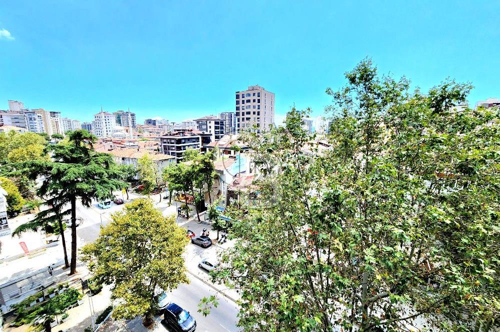 KOZYATAĞI MİNÜBÜS CAD. ÜZERİNDE 5 YAŞINDA BOŞ 3+1 SATILIK DAİRE