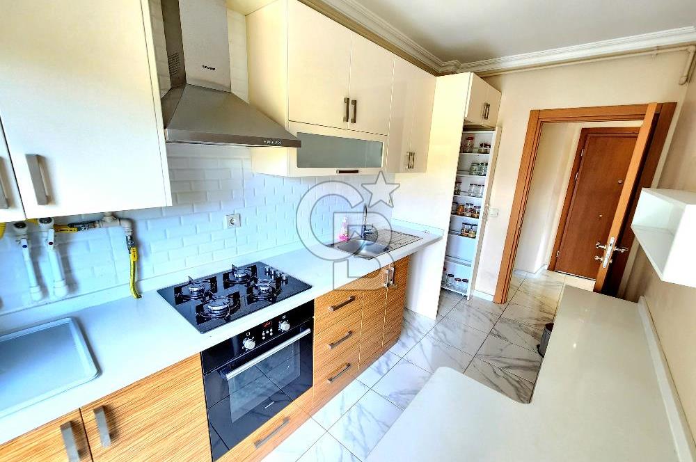 KOZYATAĞI MİNÜBÜS CAD. ÜZERİNDE 5 YAŞINDA BOŞ 3+1 SATILIK DAİRE