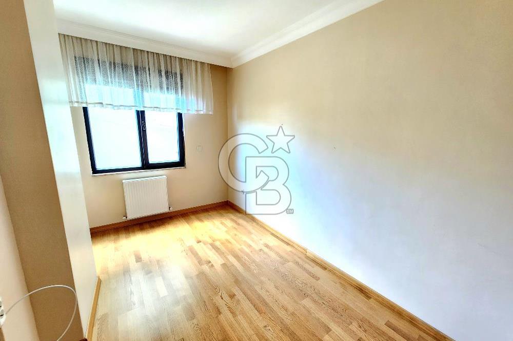 KOZYATAĞI MİNÜBÜS CAD. ÜZERİNDE 5 YAŞINDA BOŞ 3+1 SATILIK DAİRE