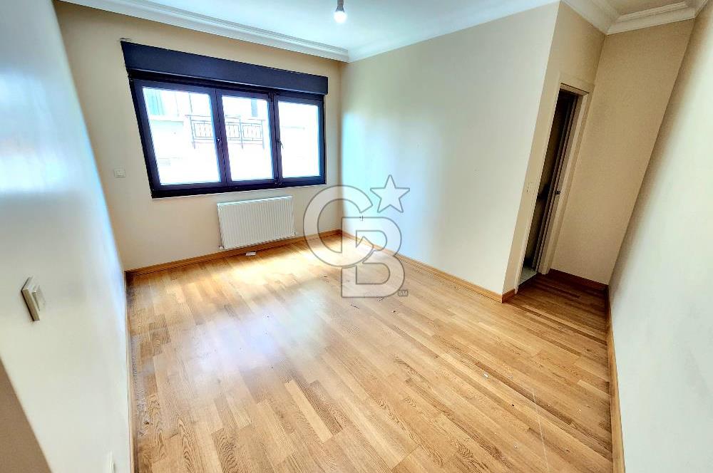 KOZYATAĞI MİNÜBÜS CAD. ÜZERİNDE 5 YAŞINDA BOŞ 3+1 SATILIK DAİRE