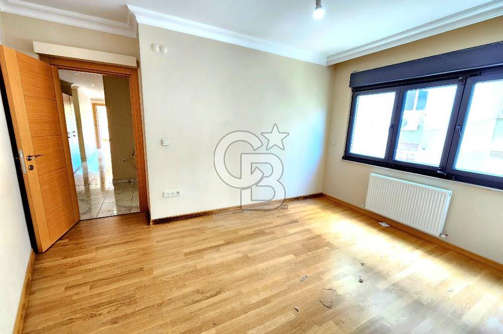 KOZYATAĞI MİNÜBÜS CAD. ÜZERİNDE 5 YAŞINDA BOŞ 3+1 SATILIK DAİRE