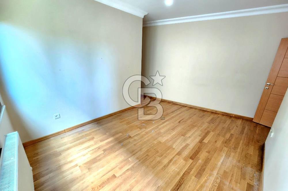 KOZYATAĞI MİNÜBÜS CAD. ÜZERİNDE 5 YAŞINDA BOŞ 3+1 SATILIK DAİRE