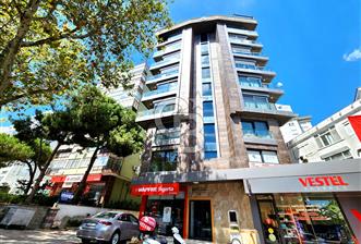 KOZYATAĞI MİNÜBÜS CAD. ÜZERİNDE 5 YAŞINDA BOŞ 3+1 SATILIK DAİRE