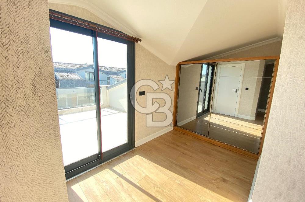 Gaziemir Kahverengi Sitesinde 4+1 Lüks Villa