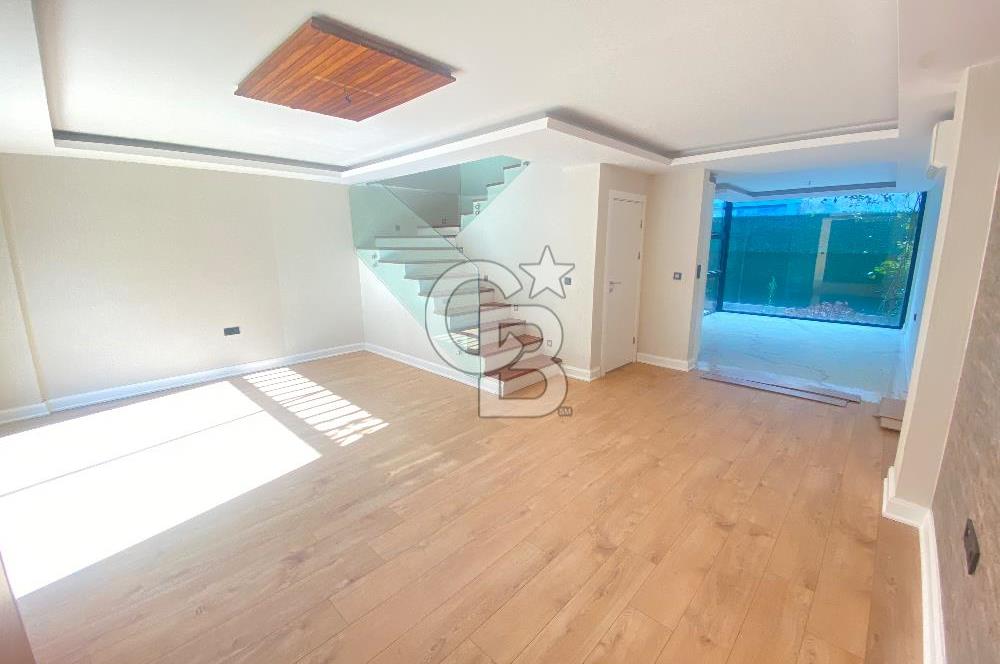 Gaziemir Kahverengi Sitesinde 4+1 Lüks Villa