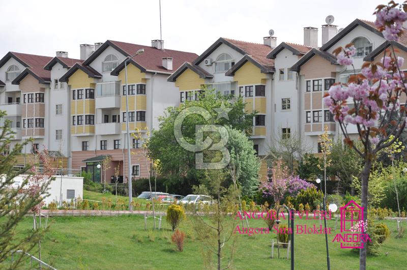  Angora Evlerinde Satılık Geniş Bahçeli 4+1 Dubleks Daire