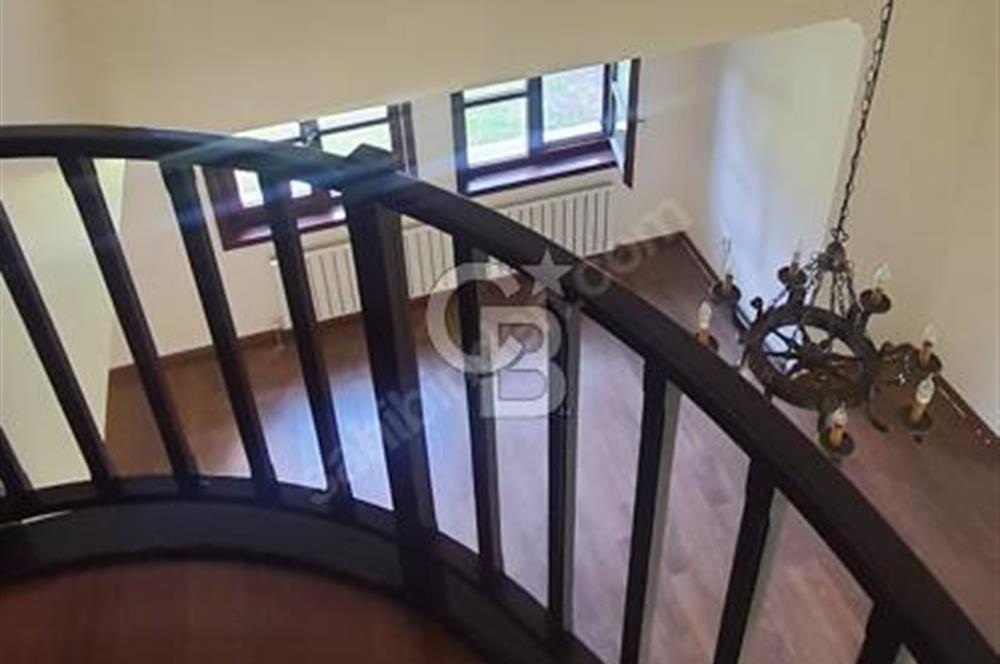  Angora Evlerinde Satılık Geniş Bahçeli 4+1 Dubleks Daire