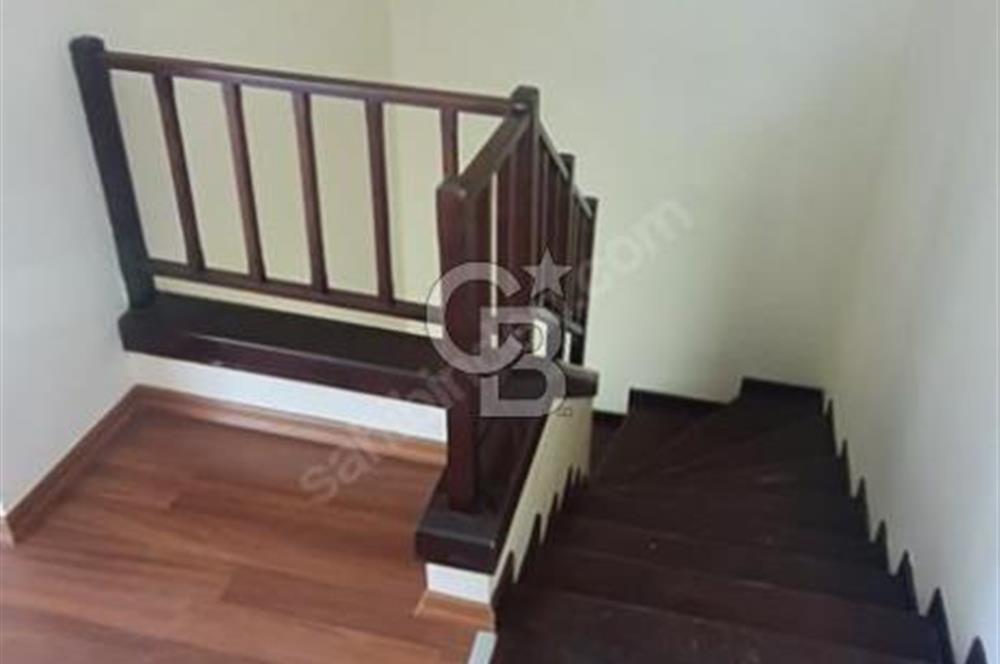  Angora Evlerinde Satılık Geniş Bahçeli 4+1 Dubleks Daire