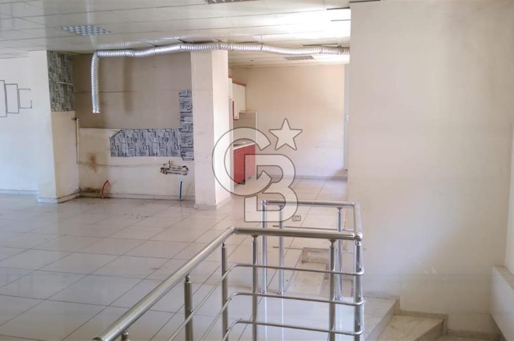 ÇAYIROVA AKSE'de ANA CADDE ÜZERİ 240m2 KİRALIK DÜKKAN