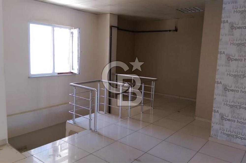 ÇAYIROVA AKSE'de ANA CADDE ÜZERİ 240m2 KİRALIK DÜKKAN