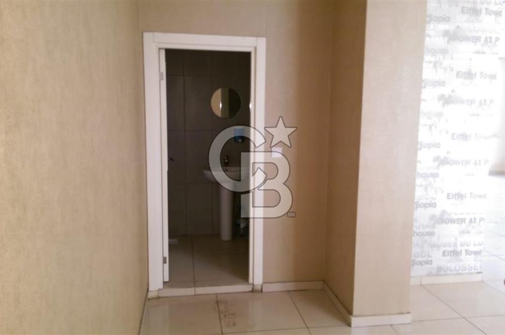 ÇAYIROVA AKSE'de ANA CADDE ÜZERİ 240m2 KİRALIK DÜKKAN