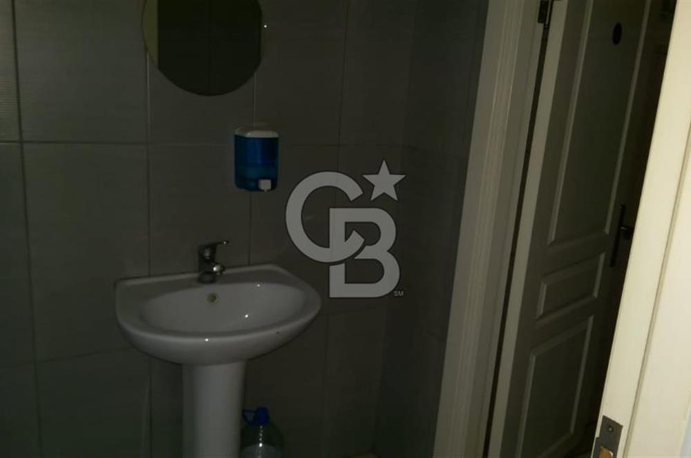 ÇAYIROVA AKSE'de ANA CADDE ÜZERİ 240m2 KİRALIK DÜKKAN