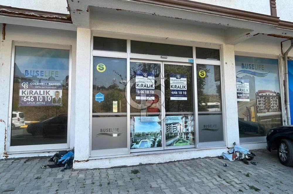 ÇAYIROVA AKSE'de ANA CADDE ÜZERİ 240m2 KİRALIK DÜKKAN