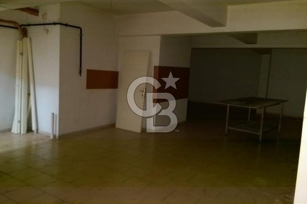 ÇAYIROVA AKSE'de ANA CADDE ÜZERİ 240m2 KİRALIK DÜKKAN