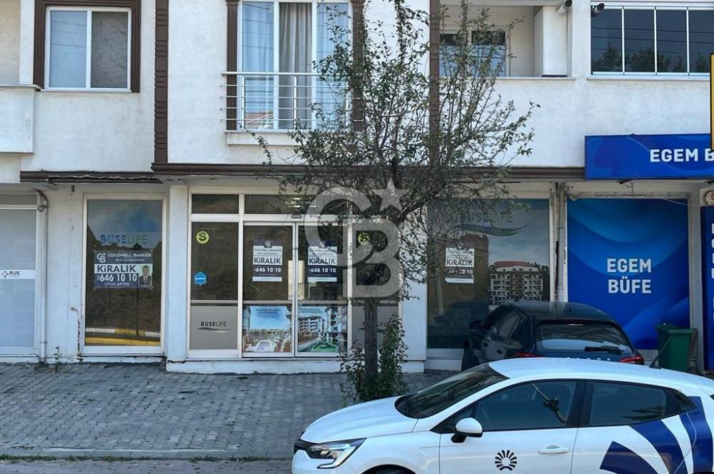 ÇAYIROVA AKSE'de ANA CADDE ÜZERİ 240m2 KİRALIK DÜKKAN