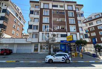 ÇAYIROVA AKSE'de ANA CADDE ÜZERİ 240m2 KİRALIK DÜKKAN - 1 - 160471