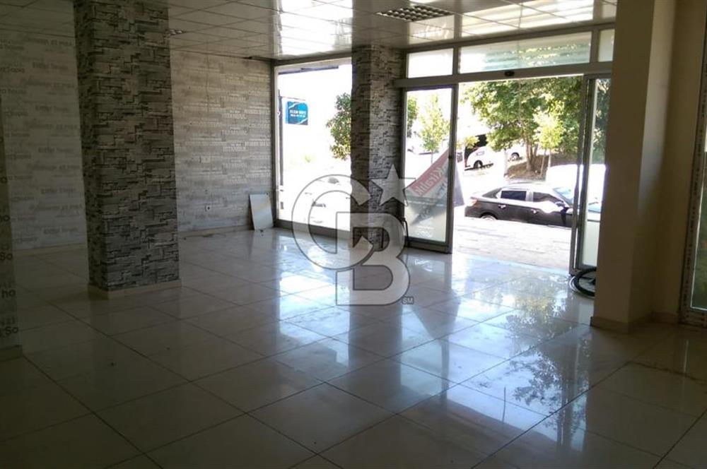 ÇAYIROVA AKSE'de ANA CADDE ÜZERİ 240m2 KİRALIK DÜKKAN