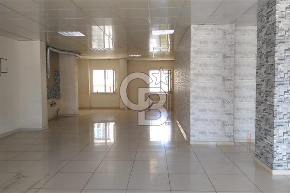 ÇAYIROVA AKSE'de ANA CADDE ÜZERİ 240m2 KİRALIK DÜKKAN