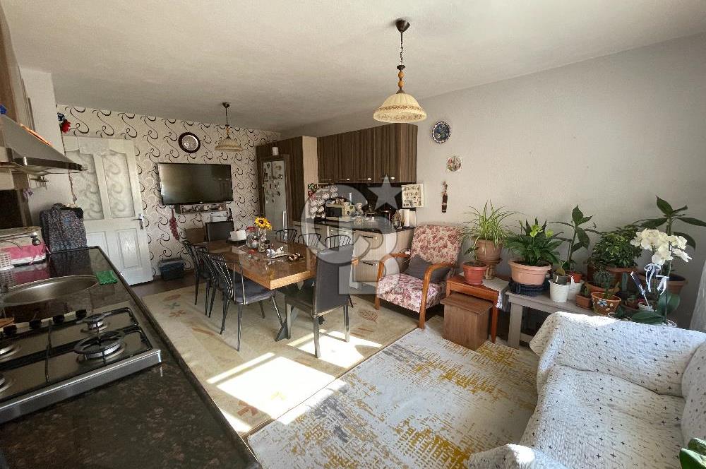 Gaziemir Irmak Mah. 3+1 Satılık Açık Otoparklı & Kapıcılı