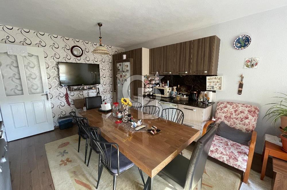 Gaziemir Irmak Mah. 3+1 Satılık Açık Otoparklı & Kapıcılı