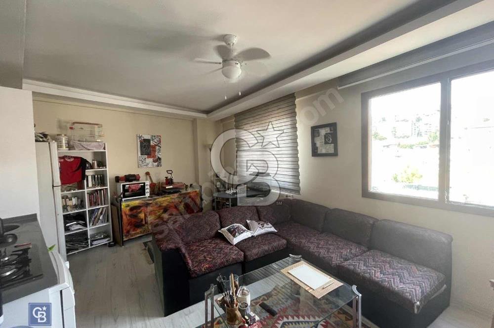 Gaziemir Atıfbeyde Türkan Saylan Caddesi Üzerinde 3+1 Daire