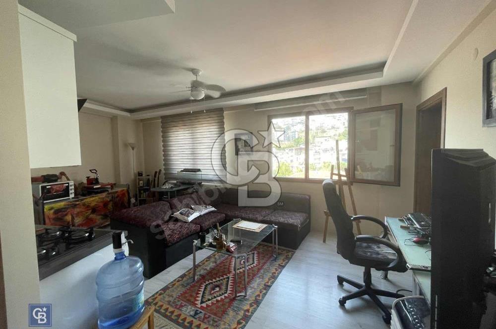 Gaziemir Atıfbeyde Türkan Saylan Caddesi Üzerinde 3+1 Daire