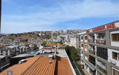 Gaziemir Atıfbeyde Türkan Saylan Caddesi Üzerinde 3+1 Daire