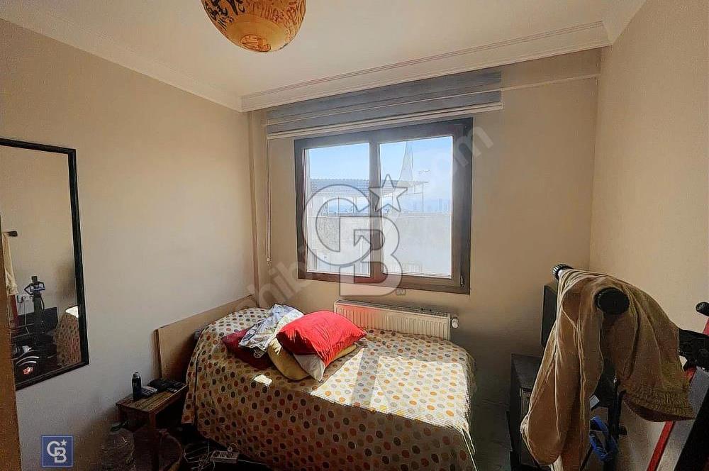 Gaziemir Atıfbeyde Türkan Saylan Caddesi Üzerinde 3+1 Daire