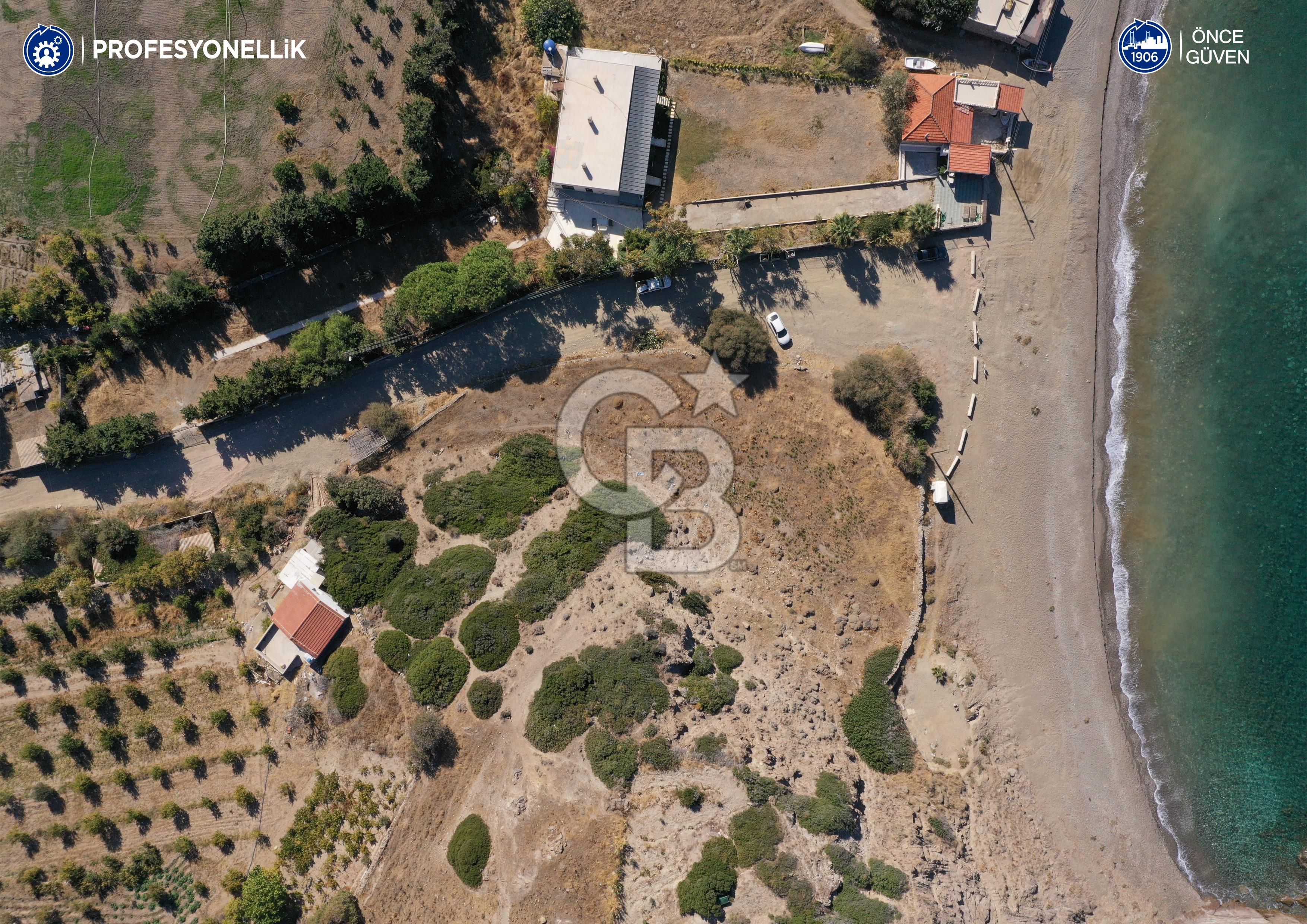 Karaburun Sarpıncık'ta Denize Sıfır 1817 m² Tarla