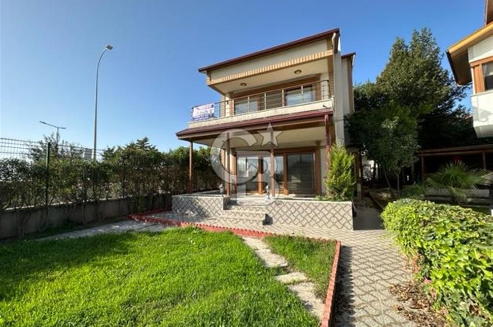 DARICA BAYRAMOĞLU NDA LEB-İ DERYA DENİZ MANZARALI KİRALIK VİLLA