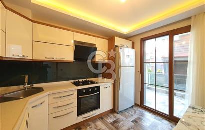 Burhaniye Pelitköy'de Havuzlu Sitede 5+1 Satılık Villa