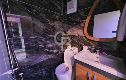 Burhaniye Pelitköy'de Havuzlu Sitede 5+1 Satılık Villa