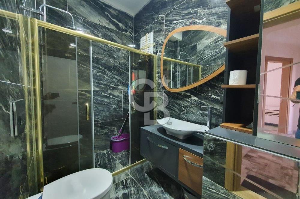 Burhaniye Pelitköy'de Havuzlu Sitede 5+1 Satılık Villa