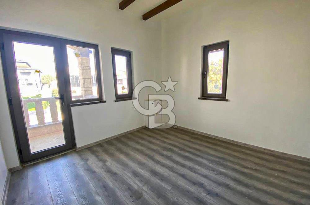Edremit Güre'de Otantik Mimariye Sahip 4+1 Satılık Taş Villa