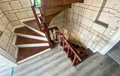 Edremit Güre'de Otantik Mimariye Sahip 4+1 Satılık Taş Villa