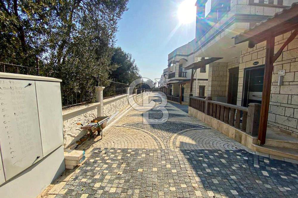 Edremit Güre'de Otantik Mimariye Sahip 4+1 Satılık Taş Villa